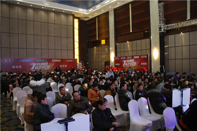 东风风行SX6万人团购会郑州站大卖收官