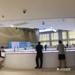 电话 地址 价格 营业时间 大上海城溜冰场团购 郑州运动健身
