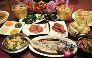 鑫港美食园，郑州团购新选择 6.1折享4-6人盛宴