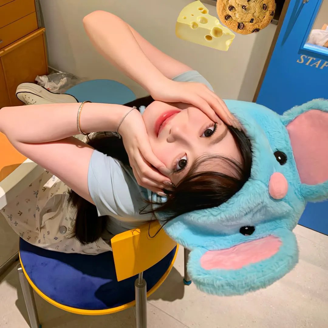 号舱房的女人